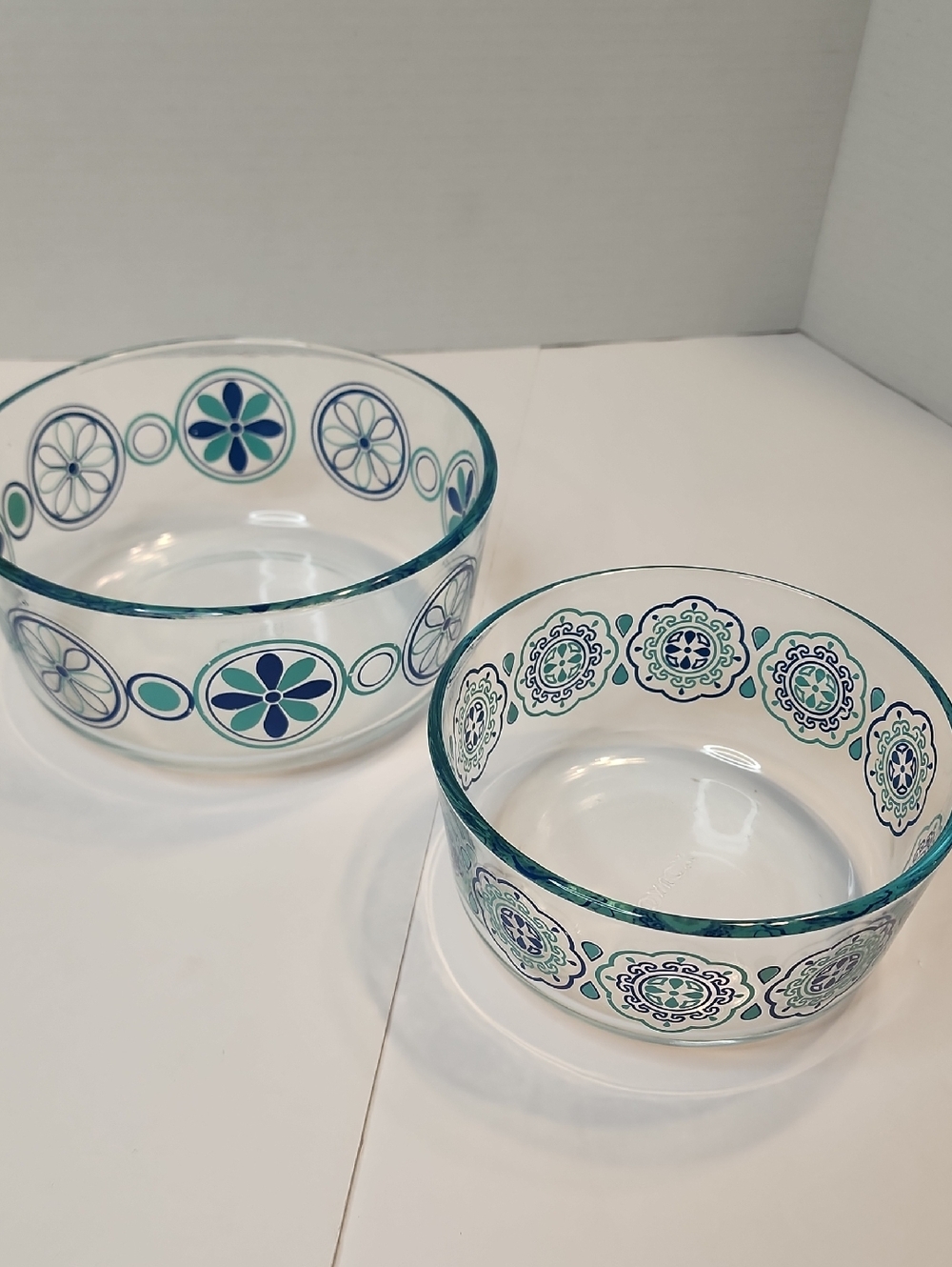2 PYREX Bowls, 6" & 7" Blue Floral Designs Small Bowl Holds 3.5 Cups To Rim